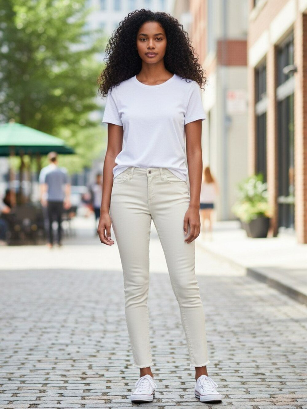 Frame Size 28 White Stretch Pockets Distressed Step Hem Le Skinny de Jeanne
